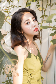 美国《豪放女大兵》